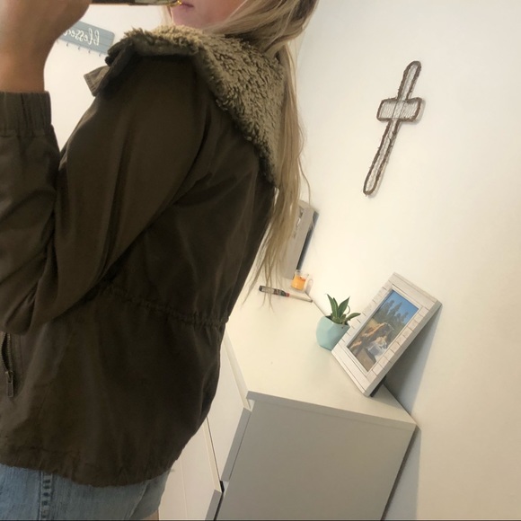 Olive Green Utility Jacker Cinched Waist Size S - Picture 2 of 5